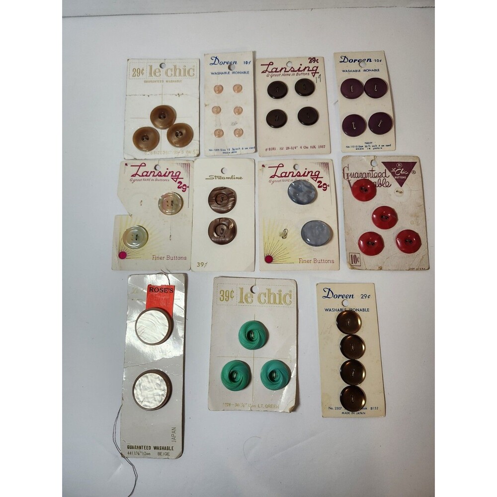 Lot Of 11 Vintage Cards Of Round Buttons